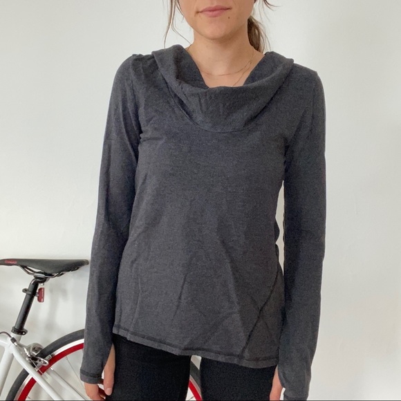 💙 Lucy Surrender Cowel Neck sweatshirt - Picture 2 of 9